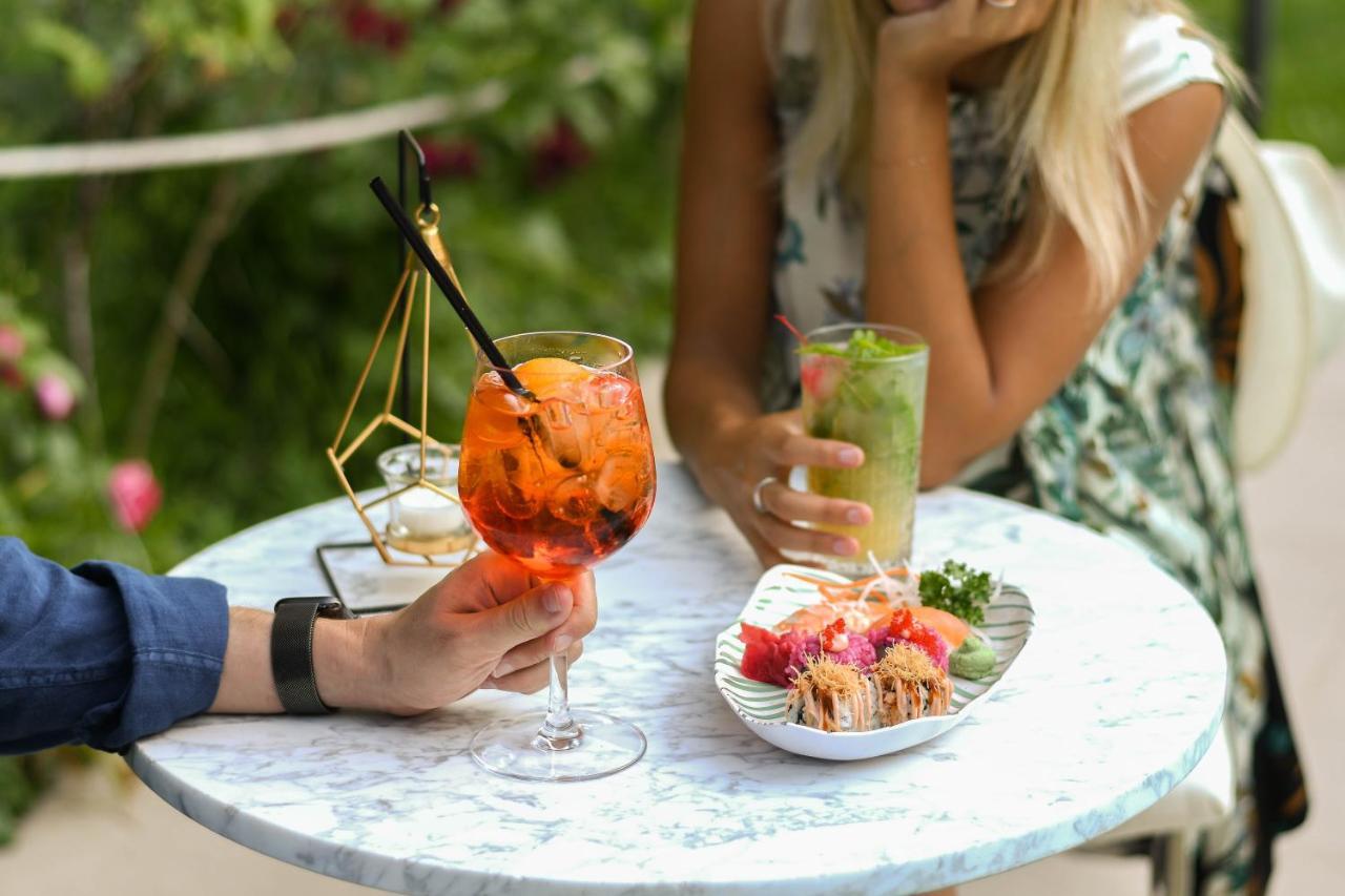 Hotel Milano Pool & Garden 萨利切温泉 外观 照片