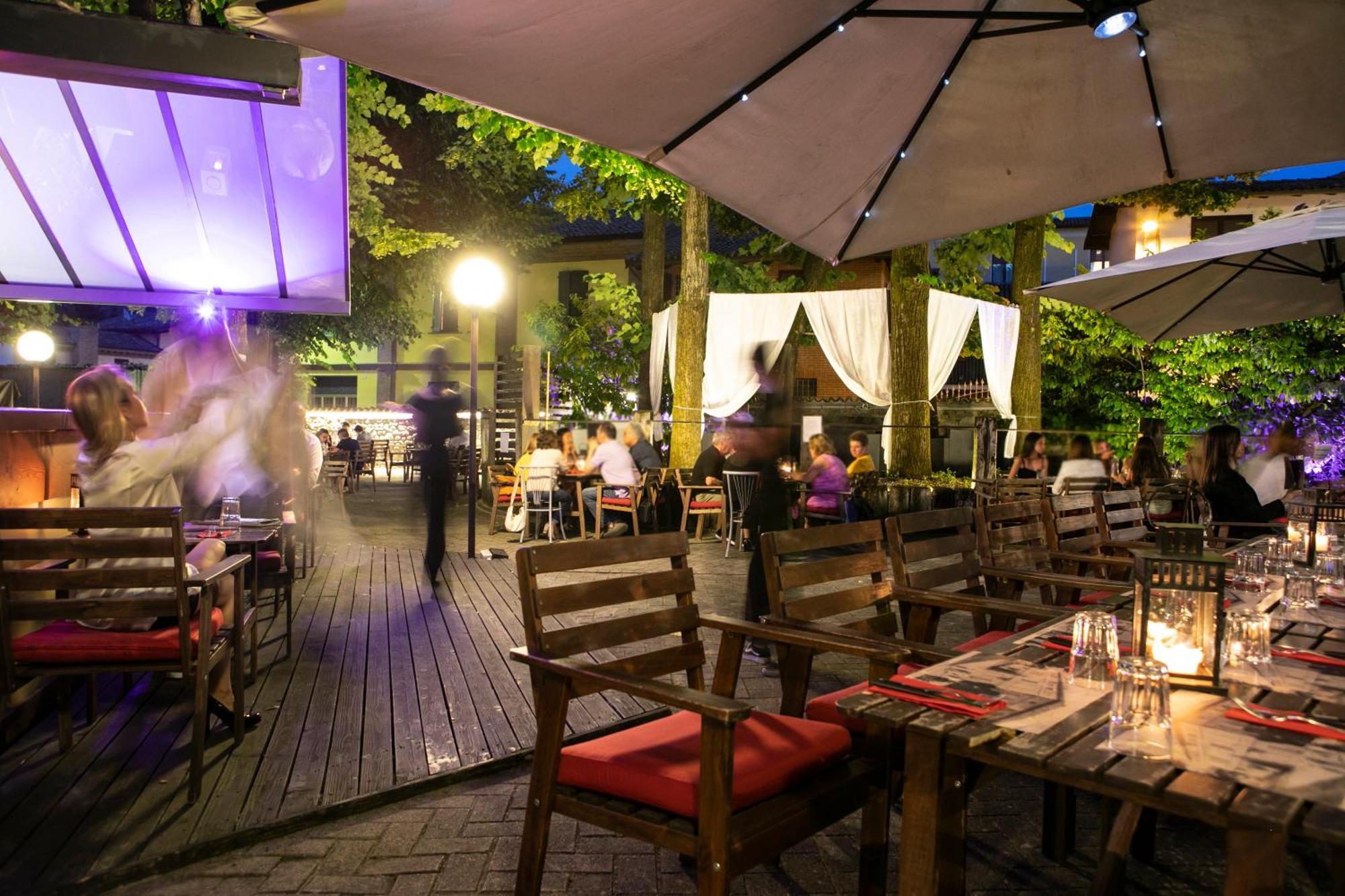 Hotel Milano Pool & Garden 萨利切温泉 外观 照片